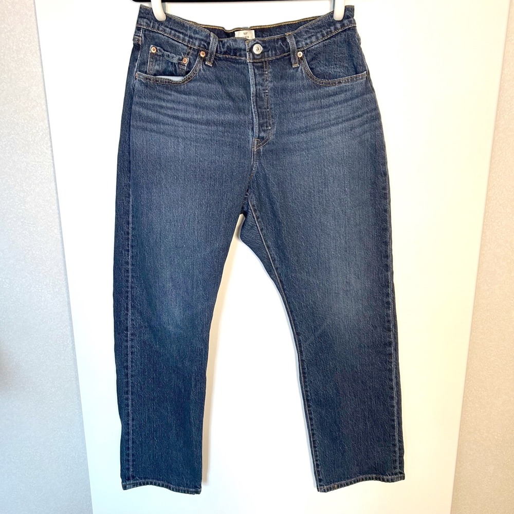 Levi's 501 Curve Women's 32x30 Button Fly Denim Jeans High Waisted Straight Cut